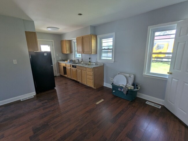 Building Photo - 301 W Bel Air Ave