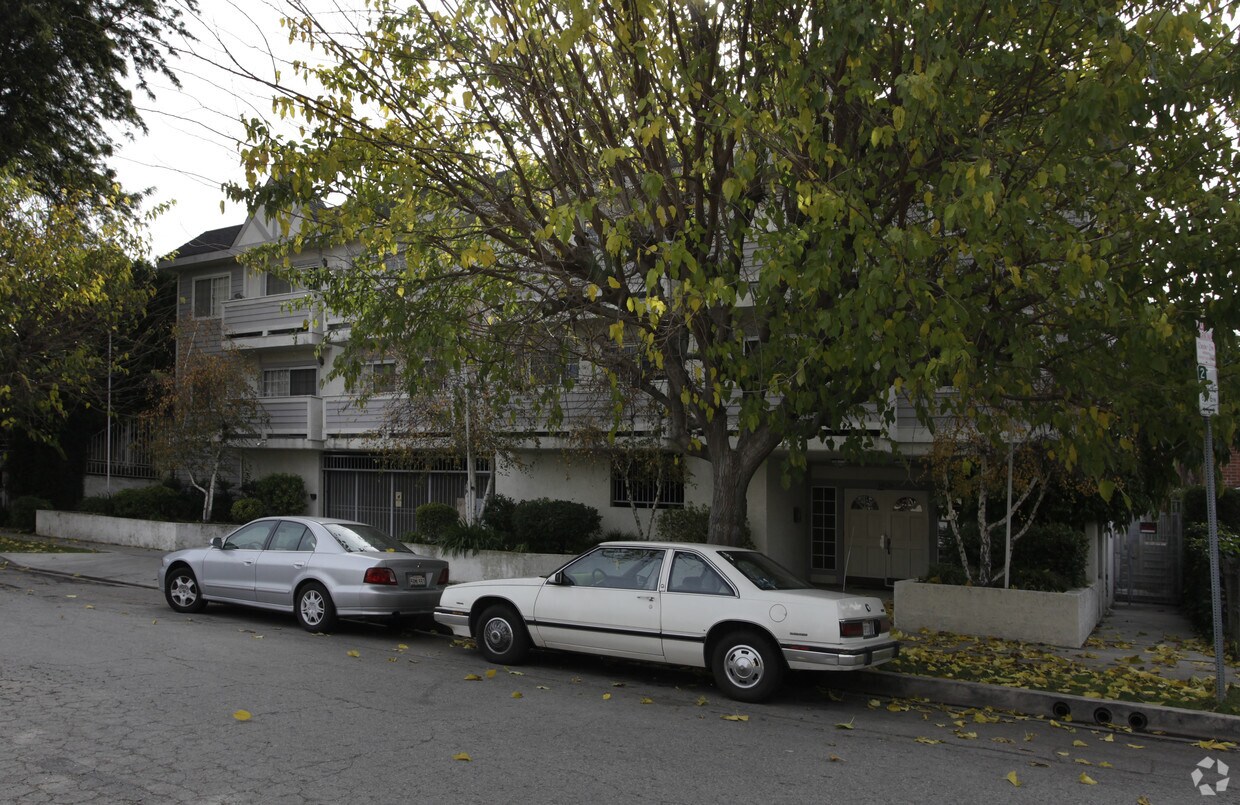 Building Photo - Tiara Court Ii Apartments