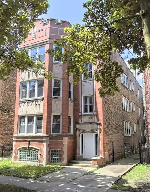Primary Photo - 7726 S Kingston Ave