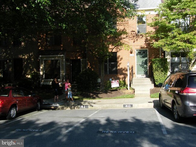 Building Photo - 5309 King Charles Way