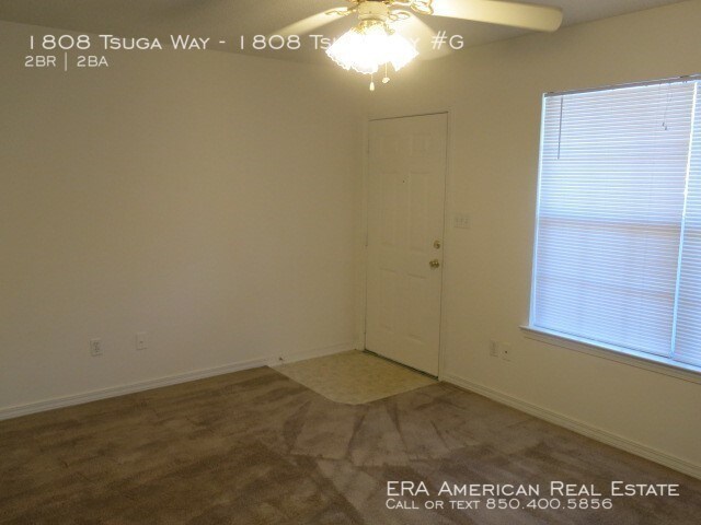 Building Photo - Washer & Dryer in unit!
