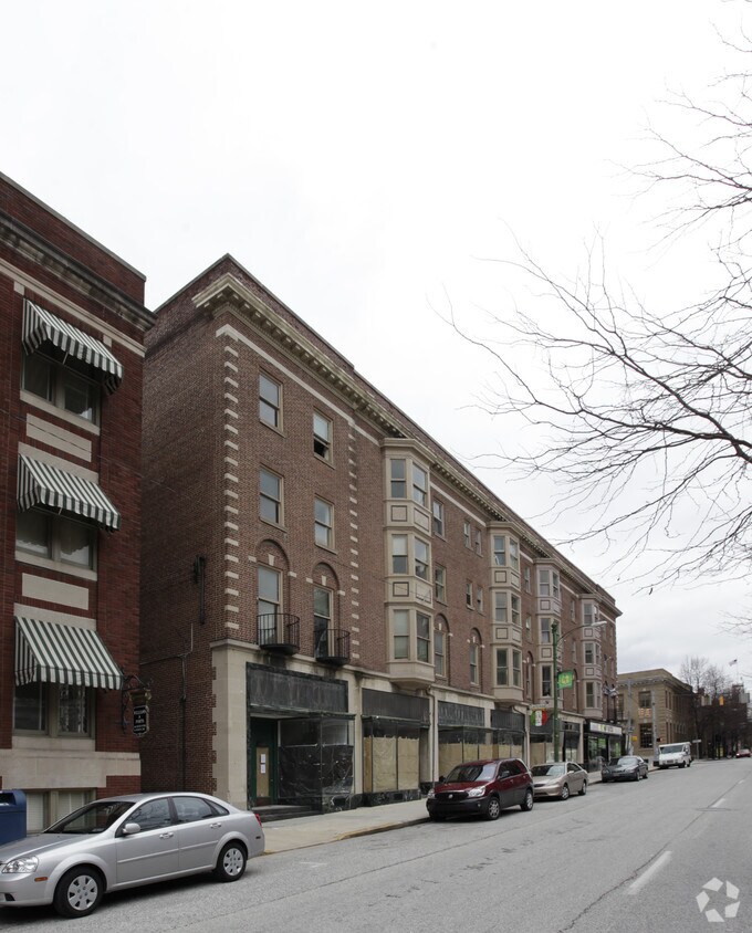 Building Photo - 101 E Market St