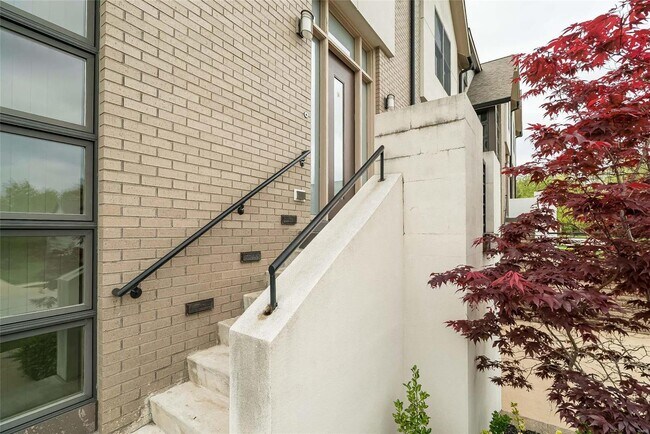 Building Photo - 367 Champion Way Dr