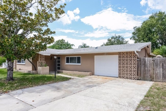 Foto del edificio - 1926 Valley Dr