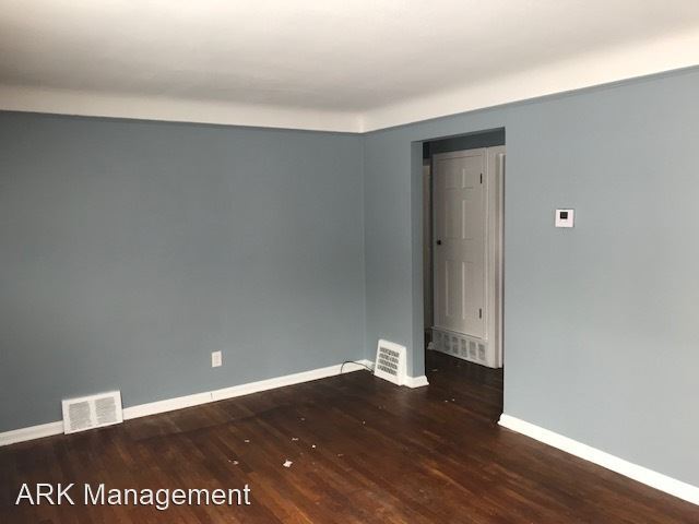 Foto del edificio - 3 br, 1 bath House - 19711 Harvard Ave.