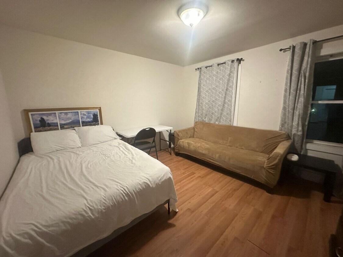 Foto principal - 4306 Wallace St