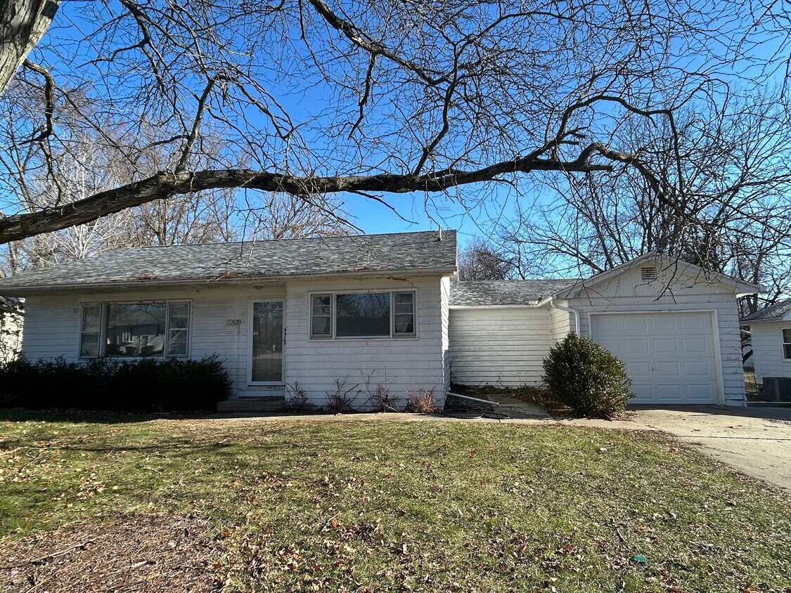 Primary Photo - 2209 Smith Ave