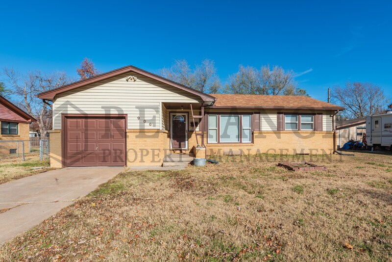 Primary Photo - 900 N Brownthrush Ln