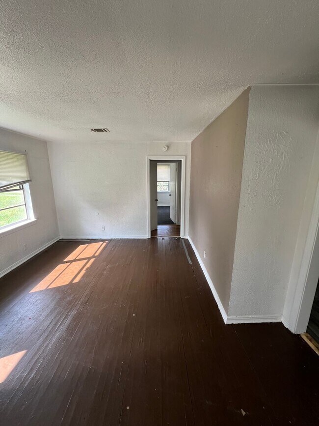 Foto del edificio - 6508 Canal Blvd