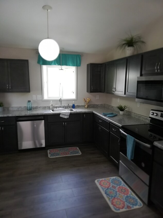 Spacious Kitchen - 314 Vest Ave