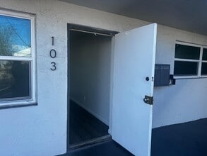 Building Photo - 23 SE 12th St