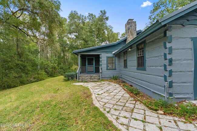 Foto del edificio - 2221 Treasure Point Rd
