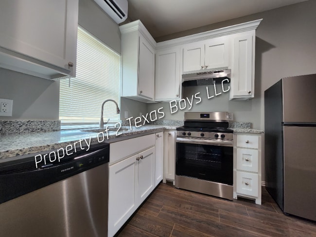 Foto del edificio - 101 N Pecan St