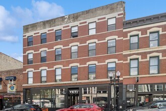 Building Photo - 1572 N Milwaukee Ave