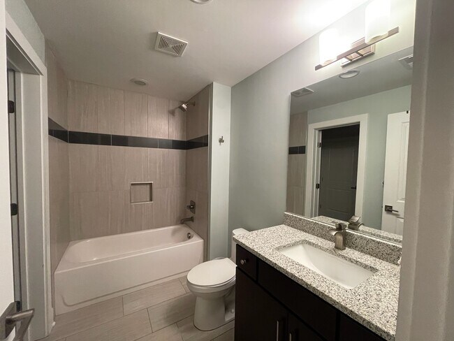 Foto del edificio - 418 33rd Ave N