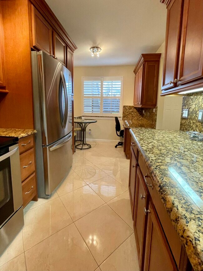 Building Photo - 101 Pinecrest Cir