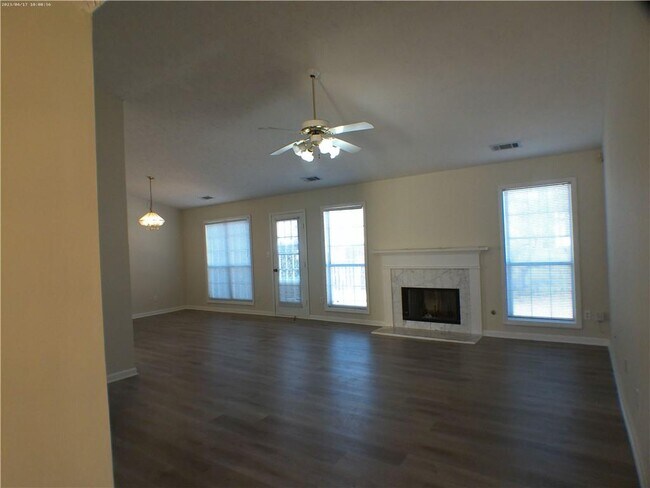 Foto del edificio - 3277 Crossfield Ln