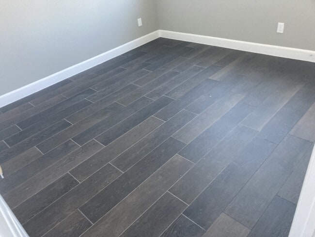 Building Photo - 304 Jensen Dr