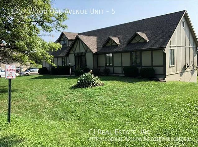 Foto principal - 11757 Wood Oak Ave