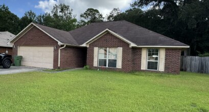 Building Photo - 1208 Langston Ln
