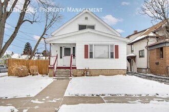 Building Photo - 2 Rowland Ave