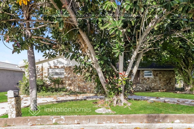 Building Photo - 2253 Hama Dr