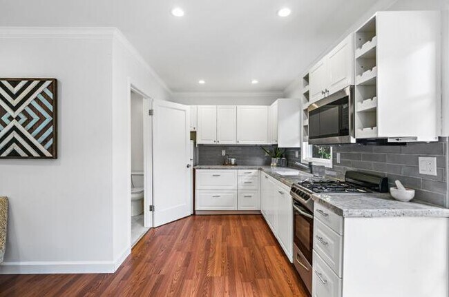 Foto del edificio - 1116 Dufferin Ave