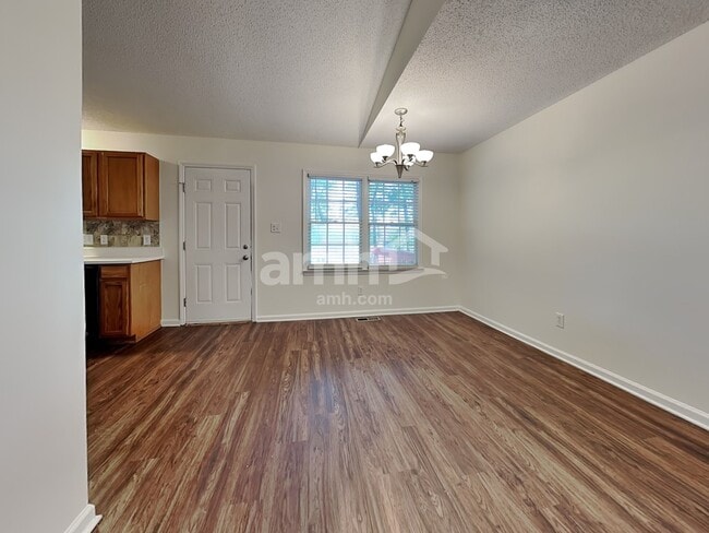 Building Photo - 933 Magnolia Ridge Way