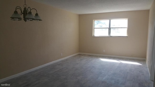 Foto del edificio - 1701 NW 13th St