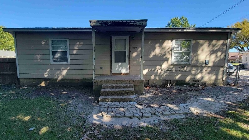 Foto principal - 1023 NE 3rd St
