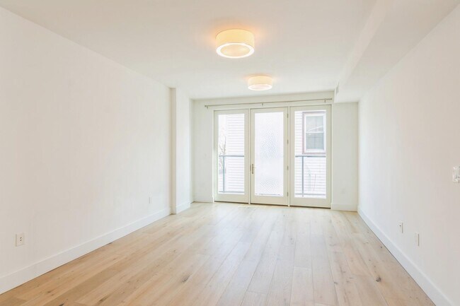 Foto del edificio - 348 Baldwin Ave