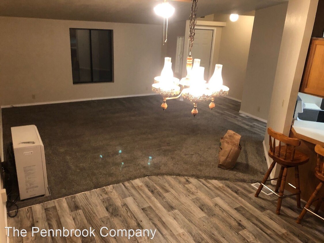 Foto principal - 3 br, 2 bath House - 651 N Cedar Ave