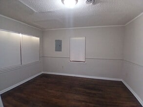 Building Photo - 1919 Farrington St