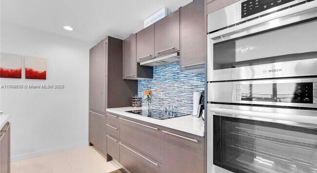 Building Photo - 7875 NW 107th Ave