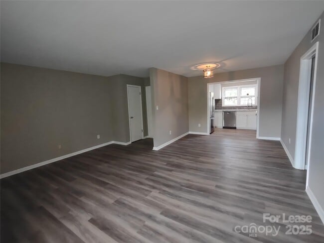 Building Photo - 4601 Coronado Dr