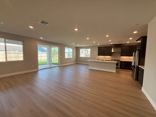 Foto del edificio - BRAND NEW 3/3.5 +Flex Office!  Absolutely Beautiful!  Please read ad for details!