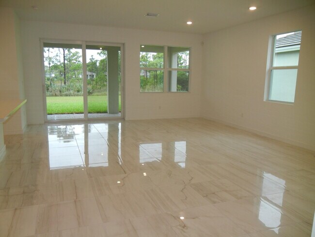 Foto del edificio - 4660 NW Exchange Ave