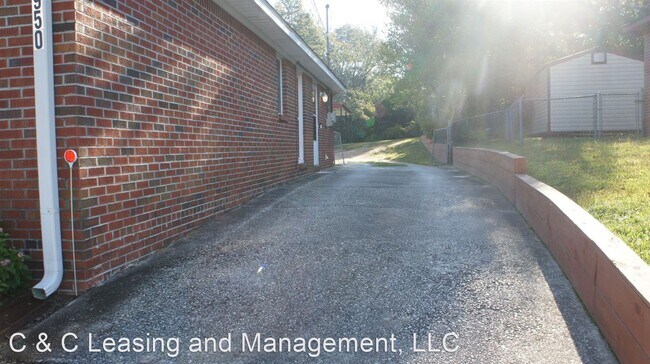 Building Photo - 3 br, 2 bath House - 1950 Amber Drive