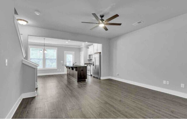 Foto del edificio - 300 Hague Dr