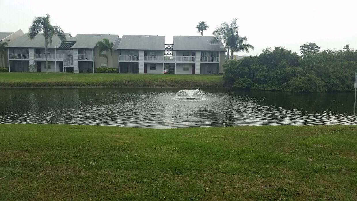 Foto principal - 2612 Hidden Lake Dr S