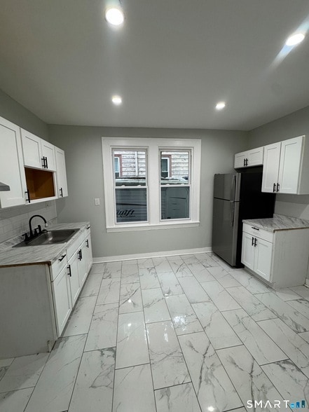 Building Photo - 180 Goffe Terrace