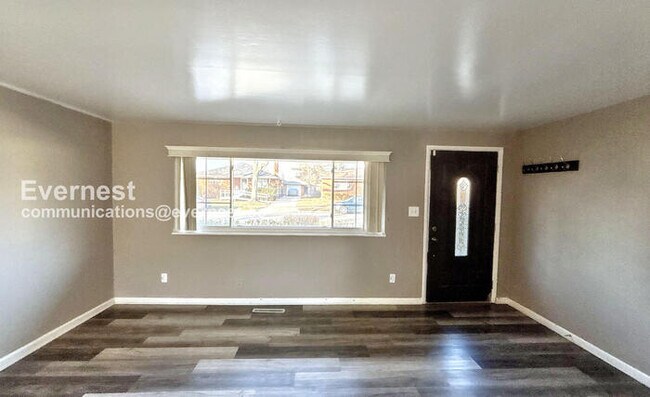 Building Photo - 3523 Roswell Dr