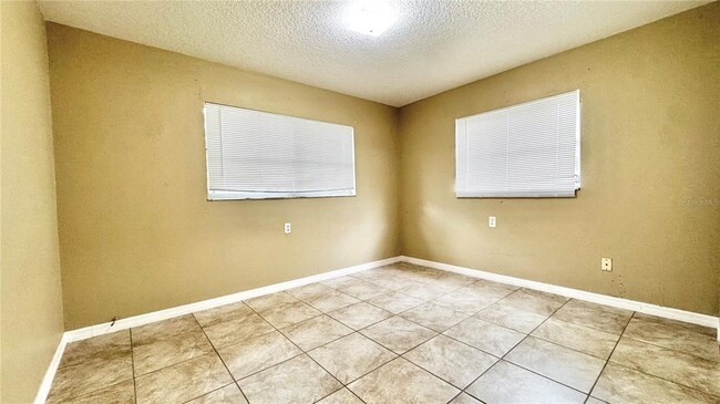 Building Photo - 2113 Bonneville Dr