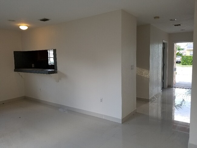 Foto del edificio - 1262 NW 71st Terrace