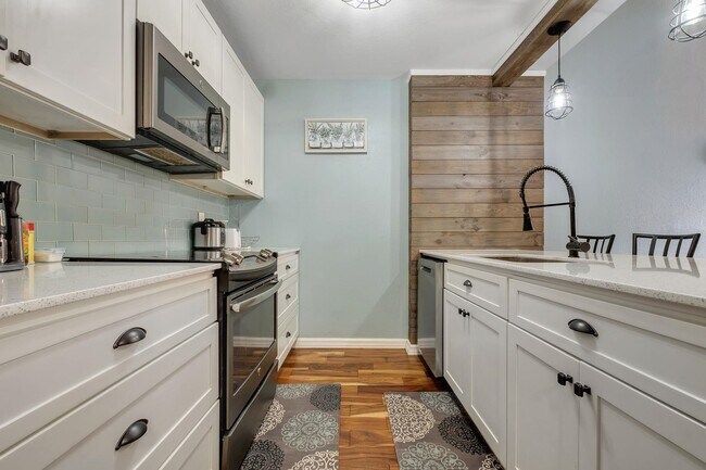 Foto del edificio - 2738 W Tharpe St
