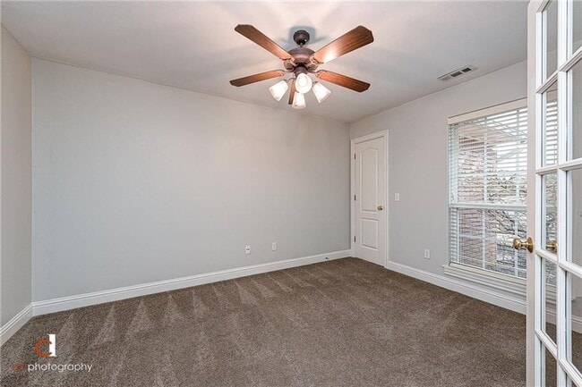 Building Photo - Spacious 4BR Home in Rogers!!!!
