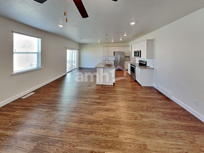 Foto del edificio - 2983 E S Village Dr