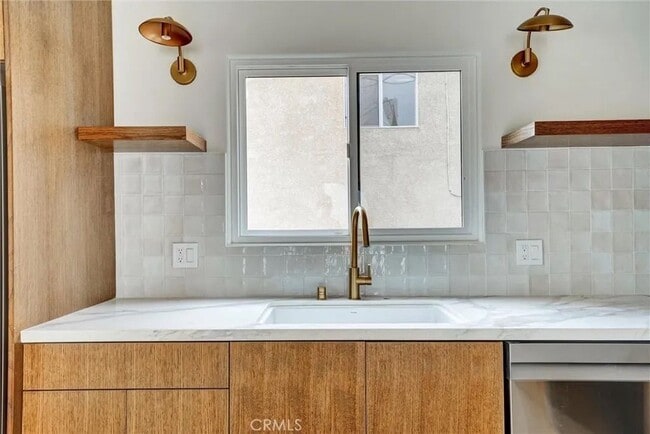 Foto del edificio - 1569 Wesley Ave