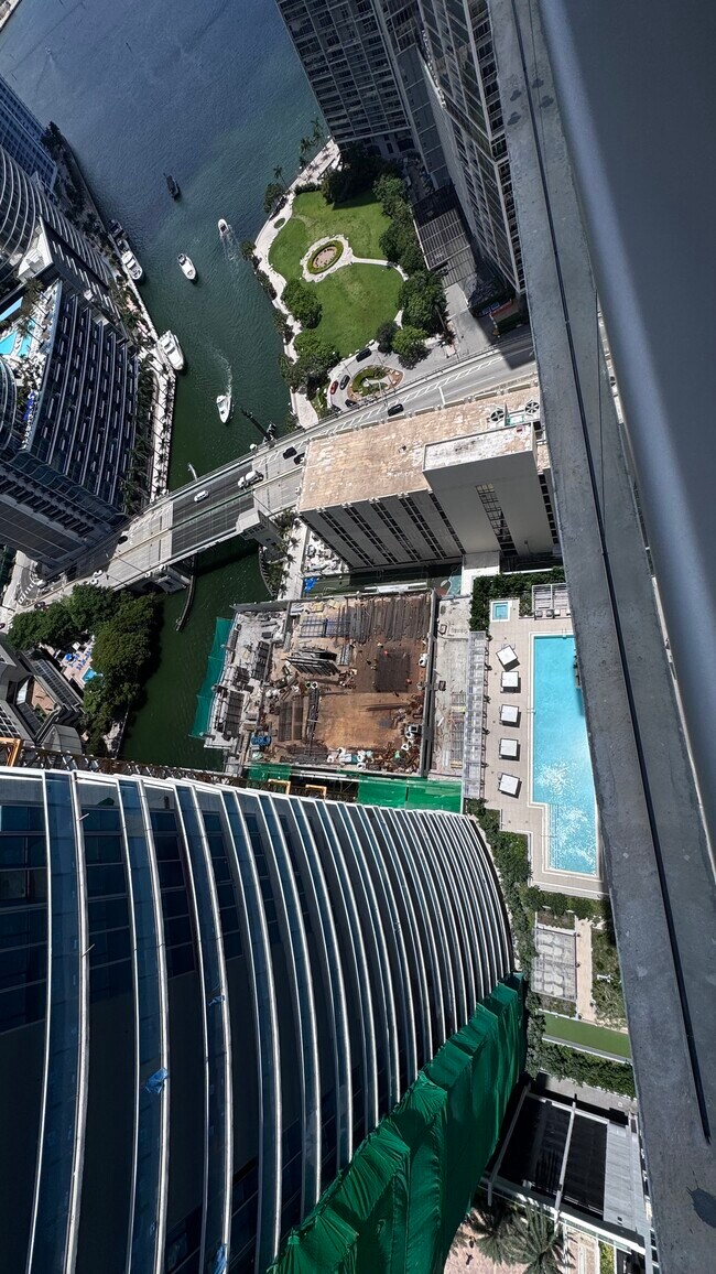 Foto del edificio - 77 SE 5th St