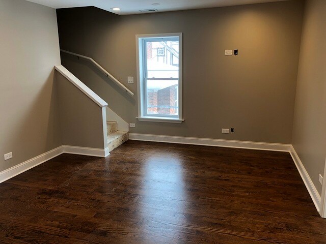 Primary Photo - 1428 Wilmette Ave